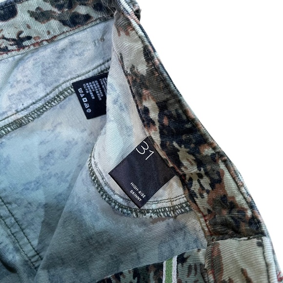 Anthropologie Pilcro Women’s High Rise Button Fly Printed Corduroy Skinny Pants - Picture 5 of 9